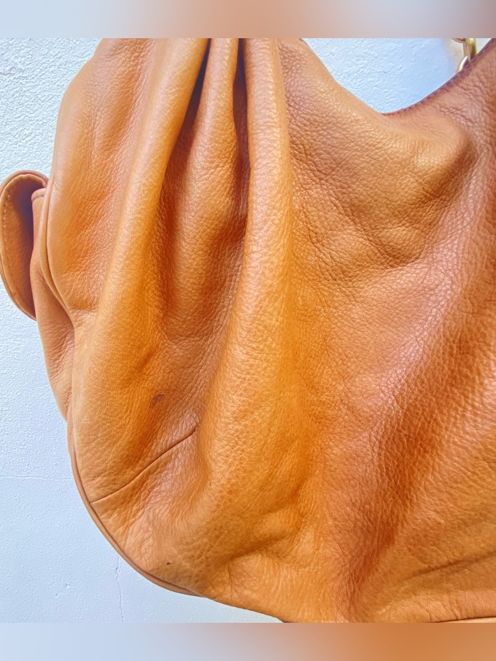 Y2K Juicy Couture Tan Genuine Leather & Gold Hardware Shoulder Bag - Picture 3 of 12